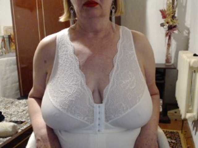 Secretfox's BongaCams show and profile