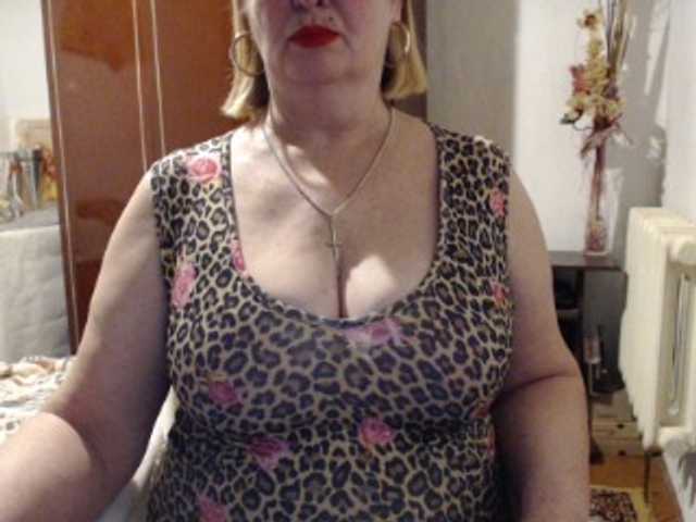 Secretfox's BongaCams show and profile