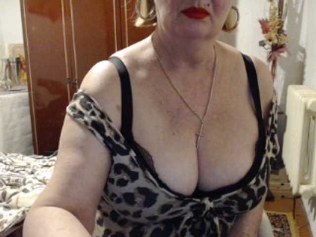 Secretfox's BongaCams show and profile