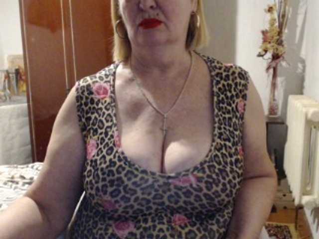 Secretfox's BongaCams show and profile