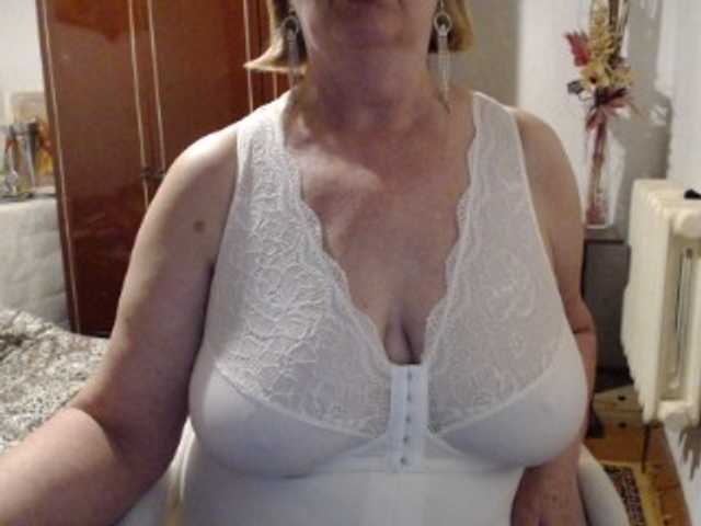 Secretfox's BongaCams show and profile