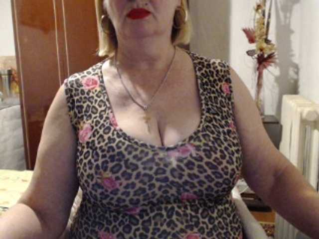 Secretfox's BongaCams show and profile