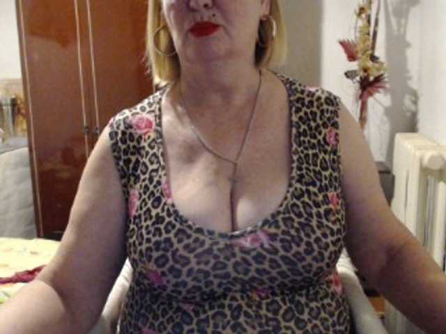 Secretfox's BongaCams show and profile