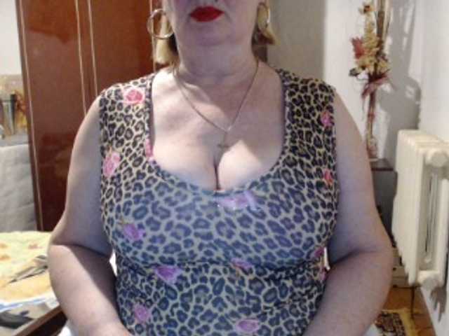 Secretfox's BongaCams show and profile