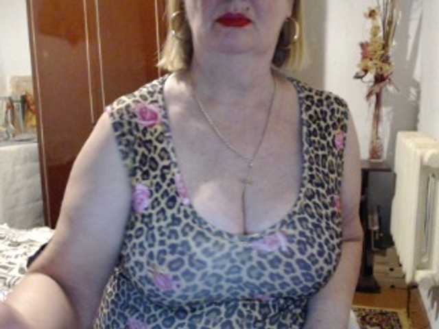 Secretfox's BongaCams show and profile