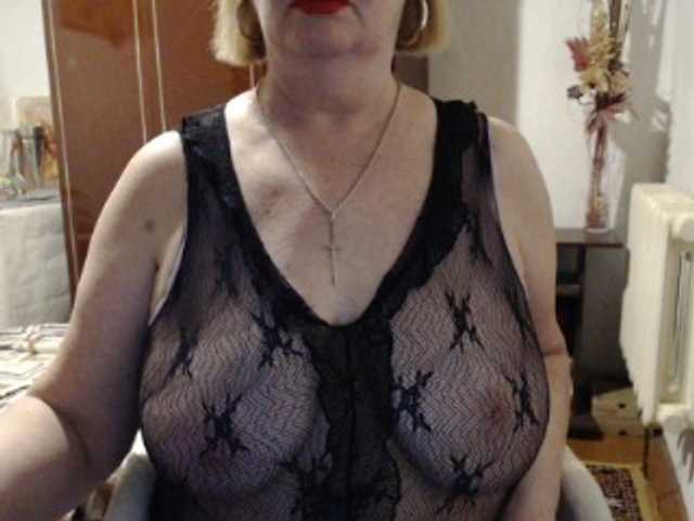 Secretfox's BongaCams show and profile