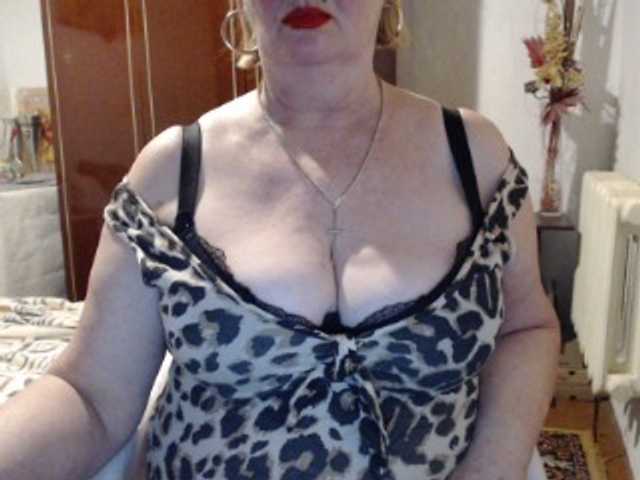 Secretfox's BongaCams show and profile