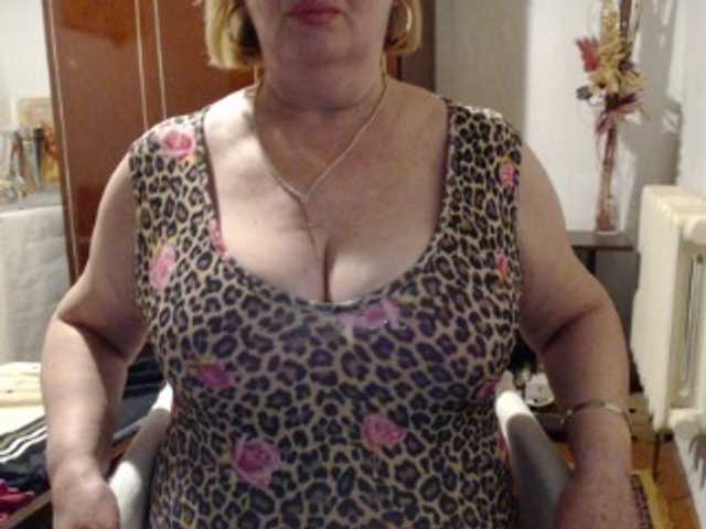 Secretfox's BongaCams show and profile