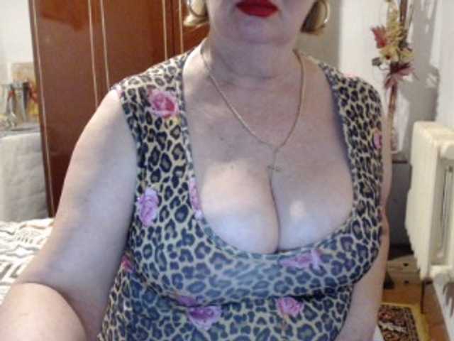 Secretfox's BongaCams show and profile