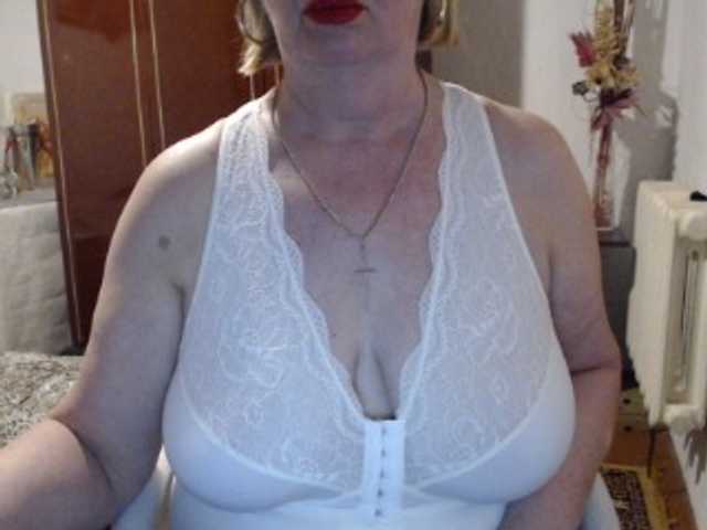 Secretfox's BongaCams show and profile