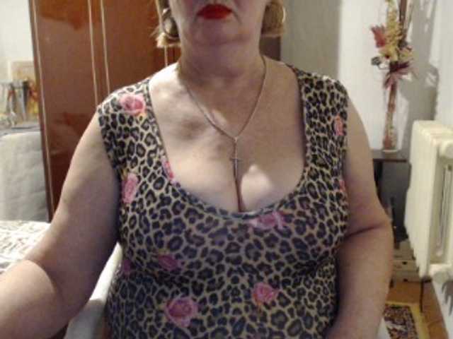 Secretfox's BongaCams show and profile