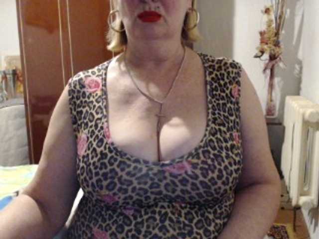 Secretfox's BongaCams show and profile