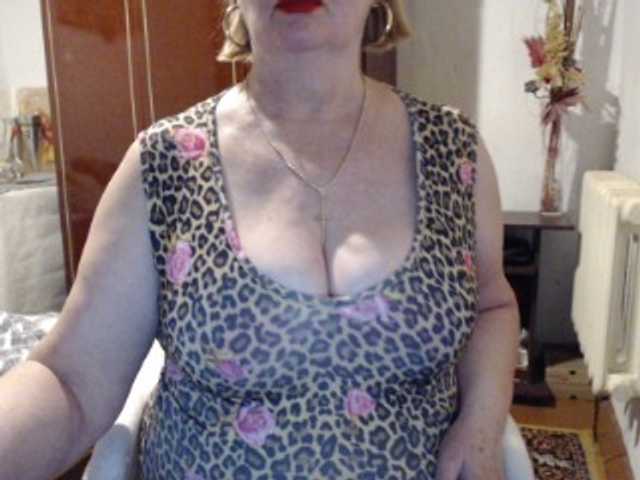 Secretfox's BongaCams show and profile