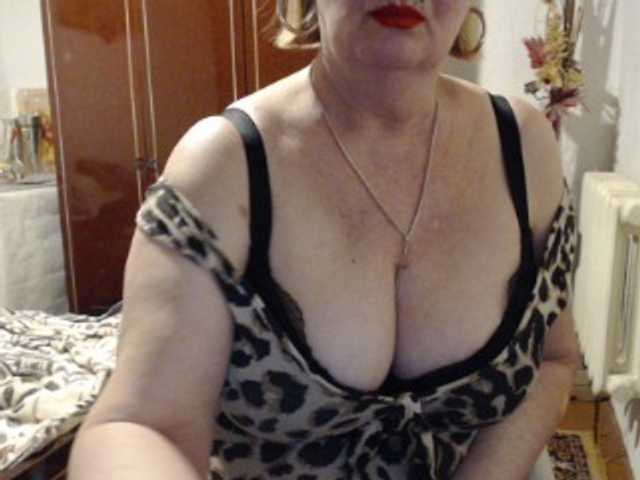 Secretfox's BongaCams show and profile