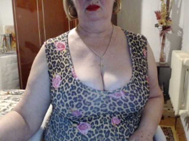 Secretfox's BongaCams show and profile