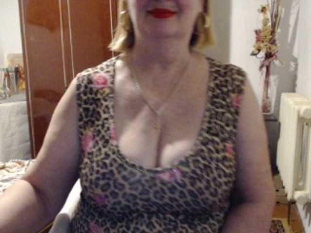 Secretfox's BongaCams show and profile