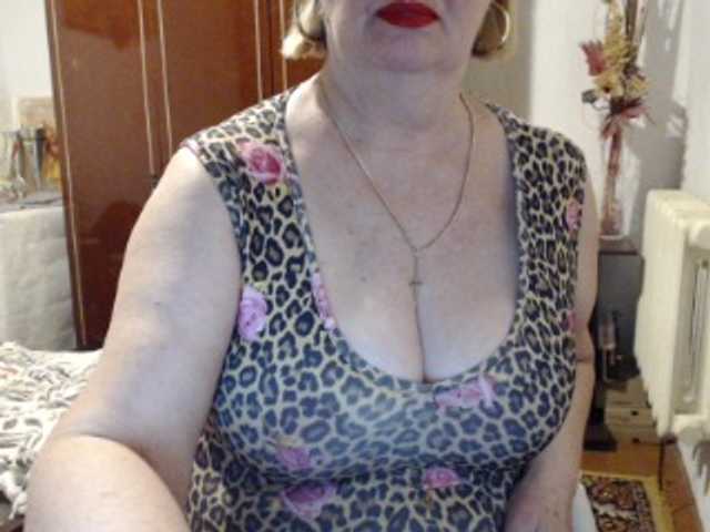 Secretfox's BongaCams show and profile