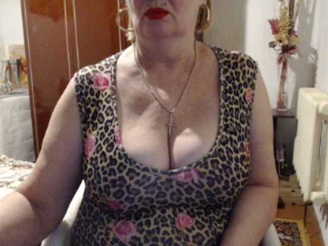 Secretfox's BongaCams show and profile