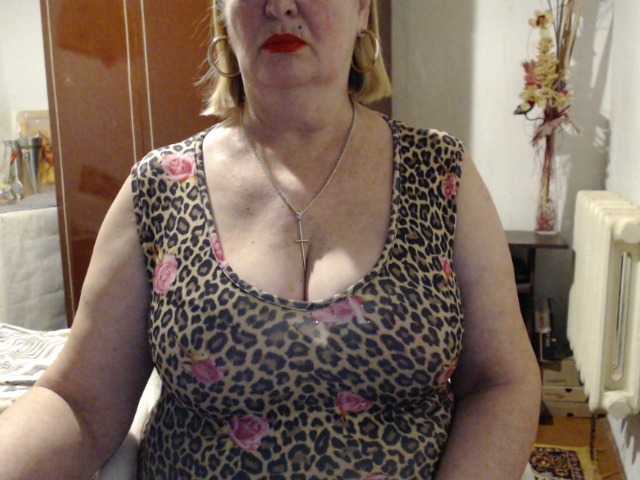 Secretfox's BongaCams show and profile