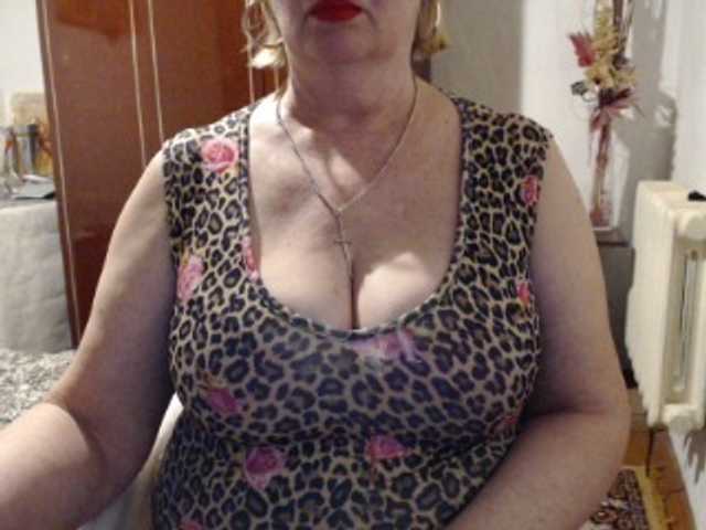 Secretfox's BongaCams show and profile