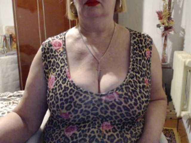 Secretfox's BongaCams show and profile