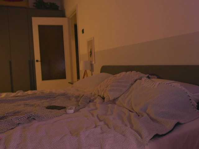 EmmSee's BongaCams show and profile