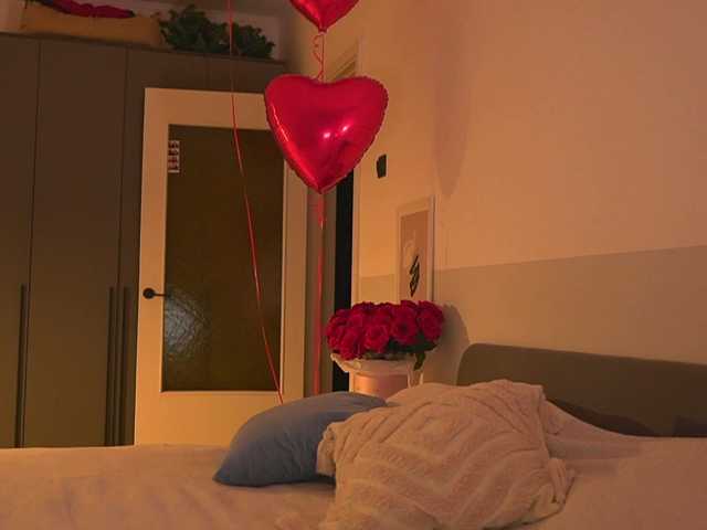 EmmSee's BongaCams show and profile