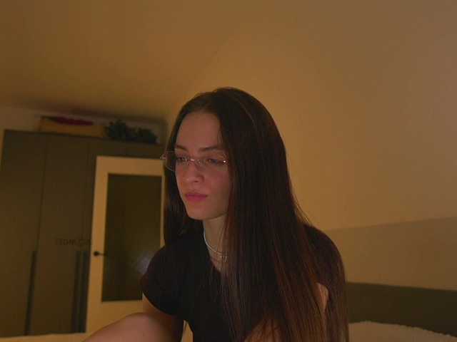 EmmSee's BongaCams show and profile