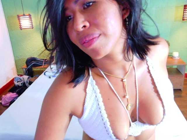 tiny-veronica's BongaCams show and profile