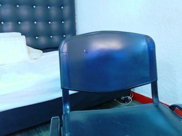 tiny-veronica's BongaCams show and profile