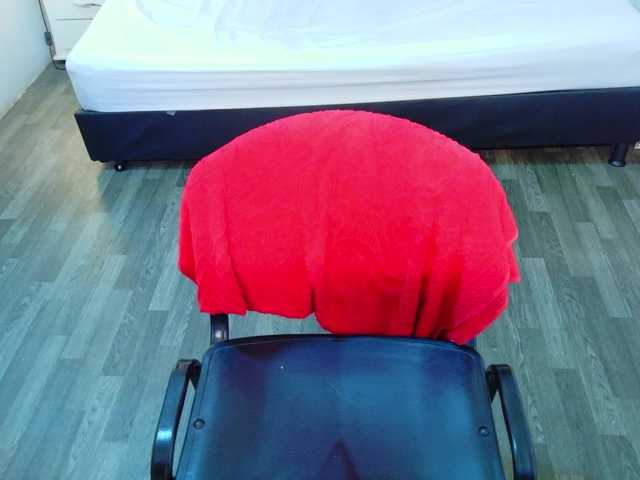 tiny-veronica's BongaCams show and profile