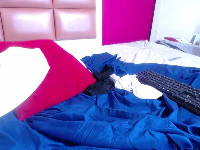 tiny-veronica's BongaCams show and profile