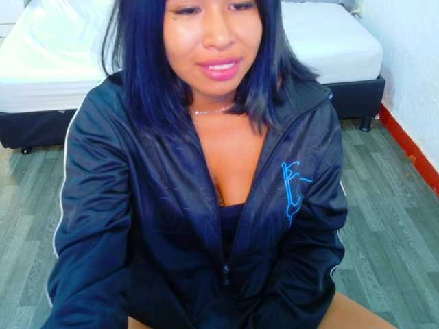 tiny-veronica's BongaCams show and profile