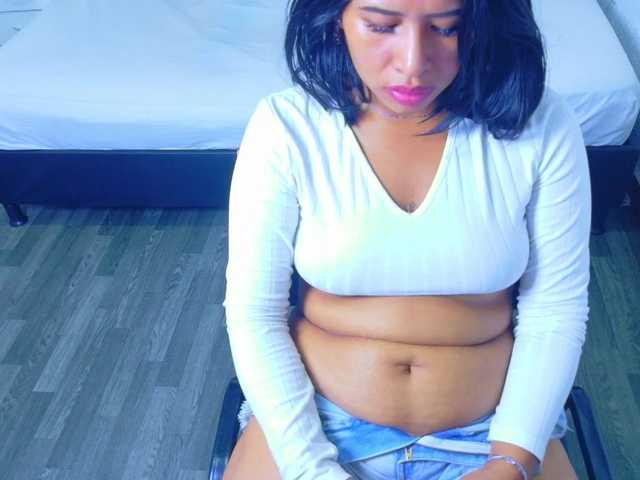 tiny-veronica's BongaCams show and profile