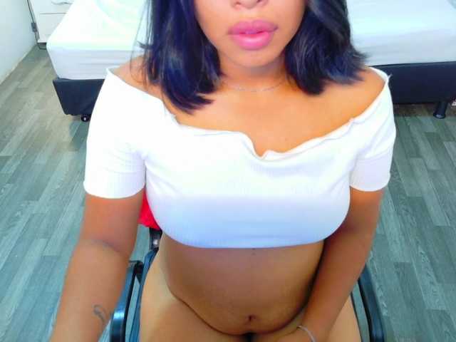 tiny-veronica's BongaCams show and profile