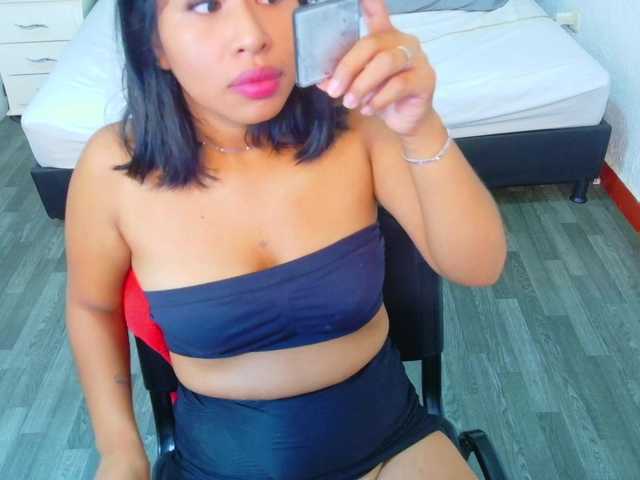 tiny-veronica's BongaCams show and profile