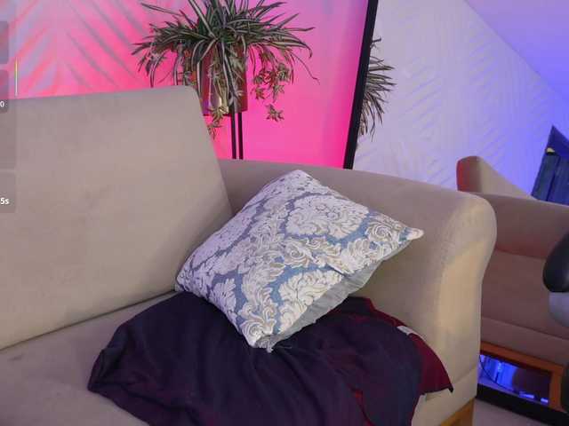 SofiaReyes1's BongaCams show and profile