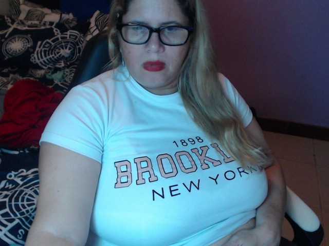 ElizabethTaylor8 from BongaCams is Freechat