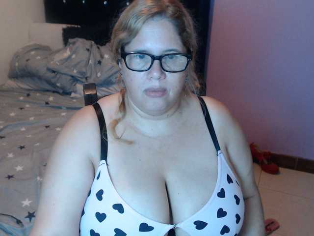ElizabethTaylor8's BongaCams show and profile