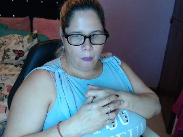 ElizabethTaylor8's BongaCams show and profile