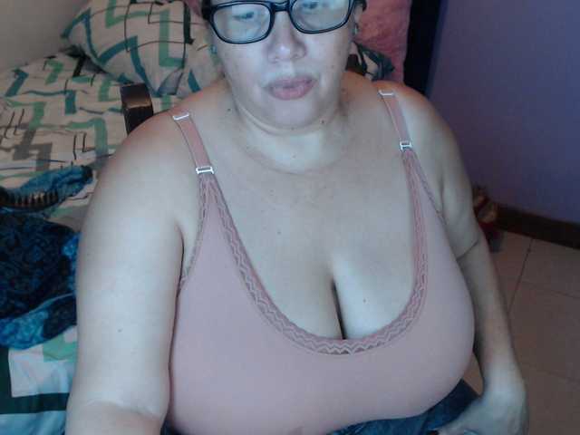 ElizabethTaylor8's BongaCams show and profile