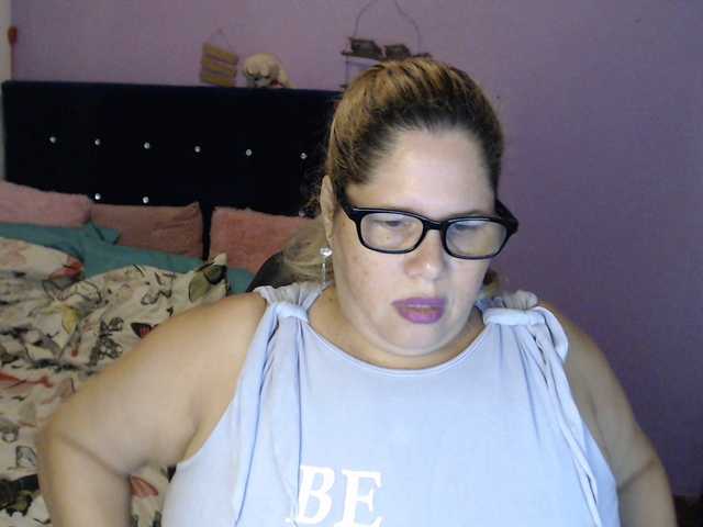 ElizabethTaylor8's BongaCams show and profile