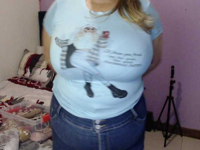 ElizabethTaylor8's BongaCams show and profile