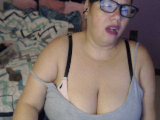 ElizabethTaylor8's BongaCams show and profile