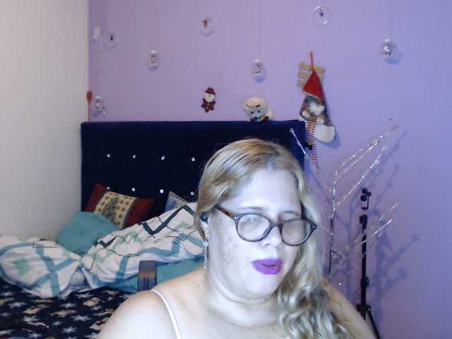 ElizabethTaylor8's BongaCams show and profile