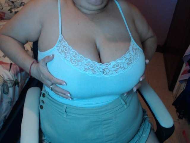 ElizabethTaylor8's BongaCams show and profile