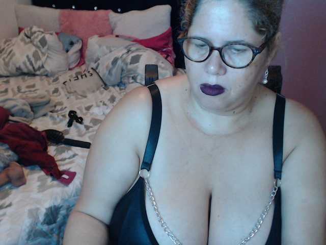 ElizabethTaylor8's BongaCams show and profile