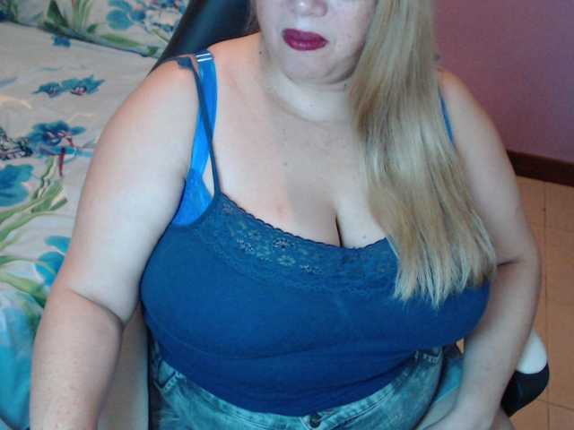 ElizabethTaylor8's BongaCams show and profile