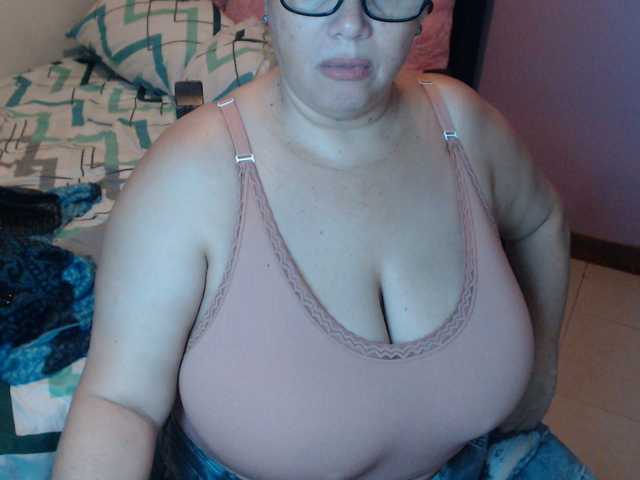 ElizabethTaylor8's BongaCams show and profile