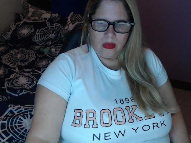 ElizabethTaylor8's BongaCams show and profile